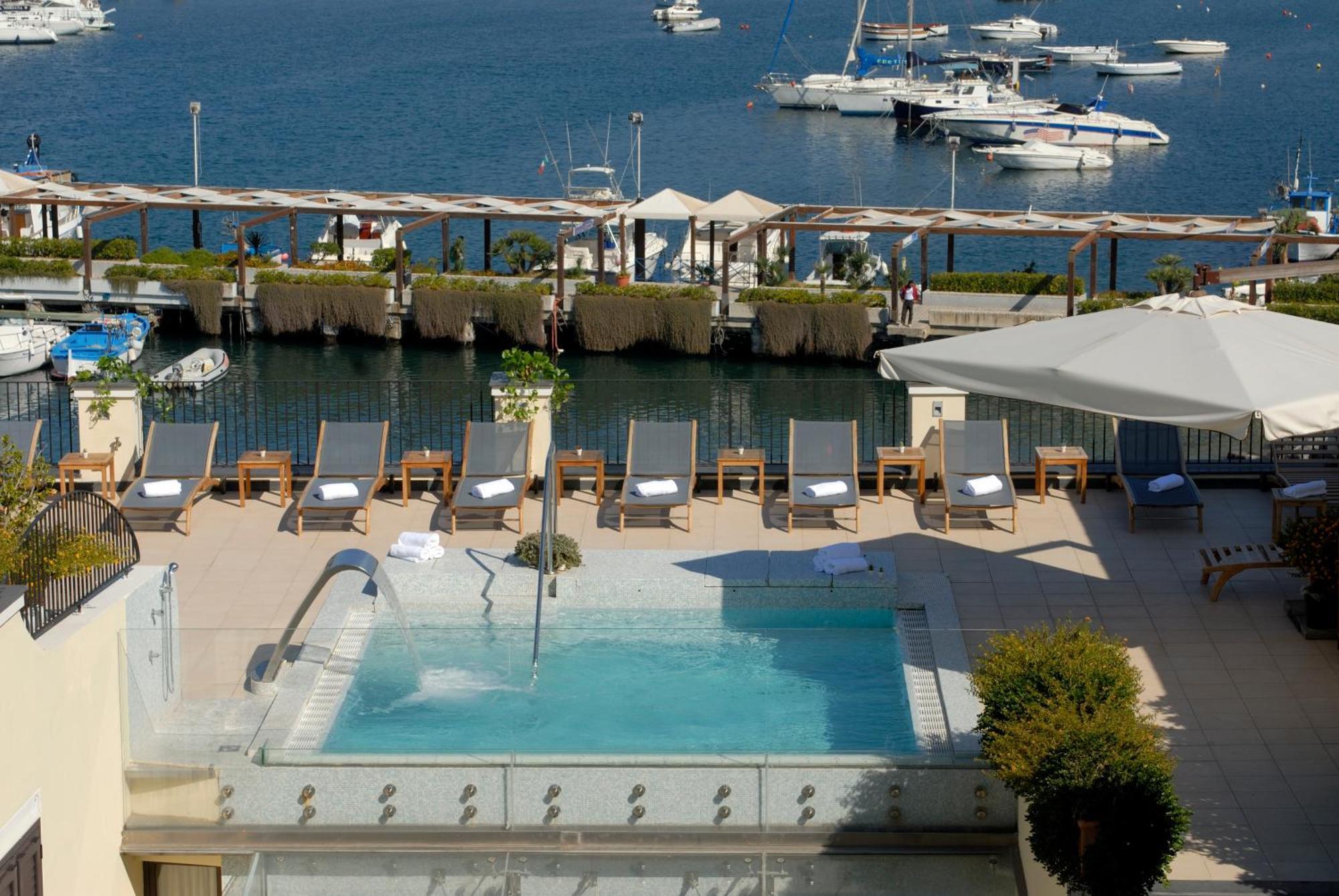 Hotel Villa Carolina Forio di Ischia Dış mekan fotoğraf